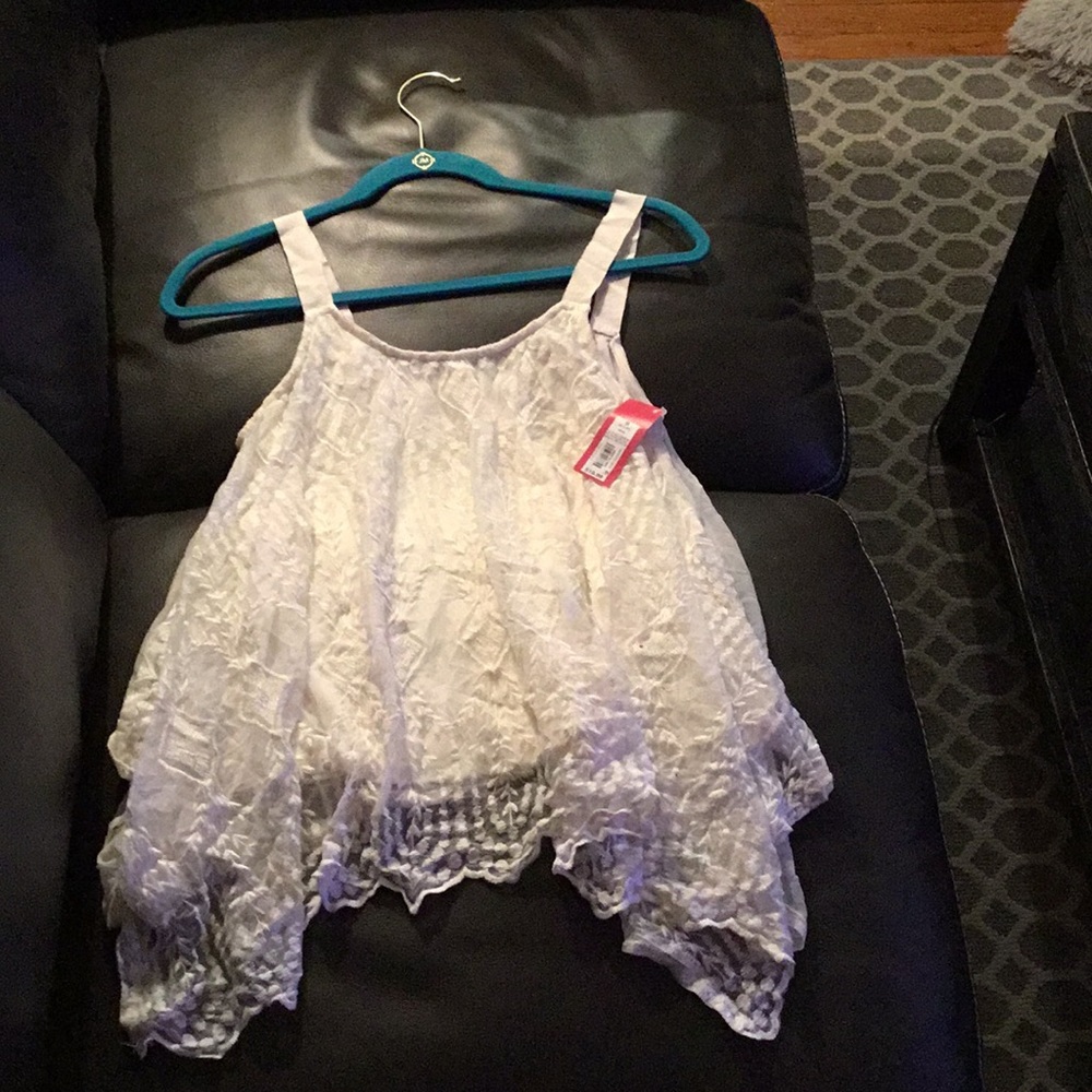 Woman’s Top - Picture 2 of 2